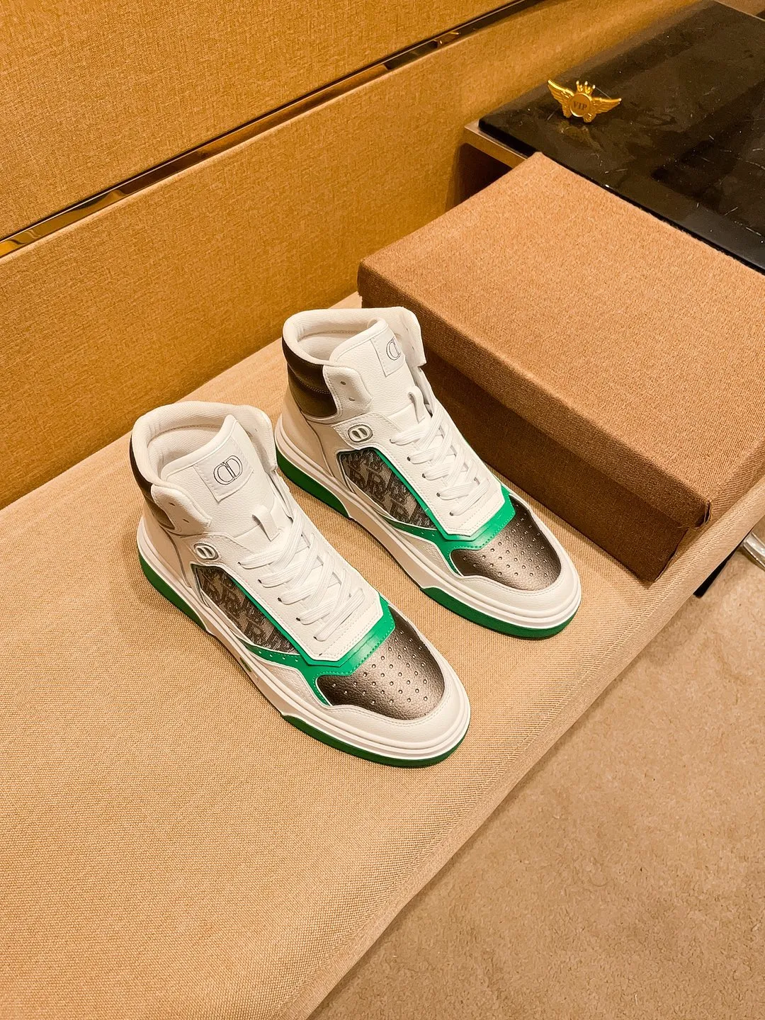 Men's shoes💰 480💰[Dior]🔥 High-end men's shoes brand official website 1:1 latest masterpiece: the upper is made of Italian imported first-layer cowhide with a comfortable and breathable lining➕original non-slip and wear-resistant outsole🔥, making walking more convenient and comfortable! An exclusive new model, a stunning work, a beautiful 1:1 replica [color] compared to the official quality! Create a fashionable personality to set off your uniqueness! A must-have for trendy men! Classic🔥Size: 38-44 Color: 🔥Multiple colors available🔥.